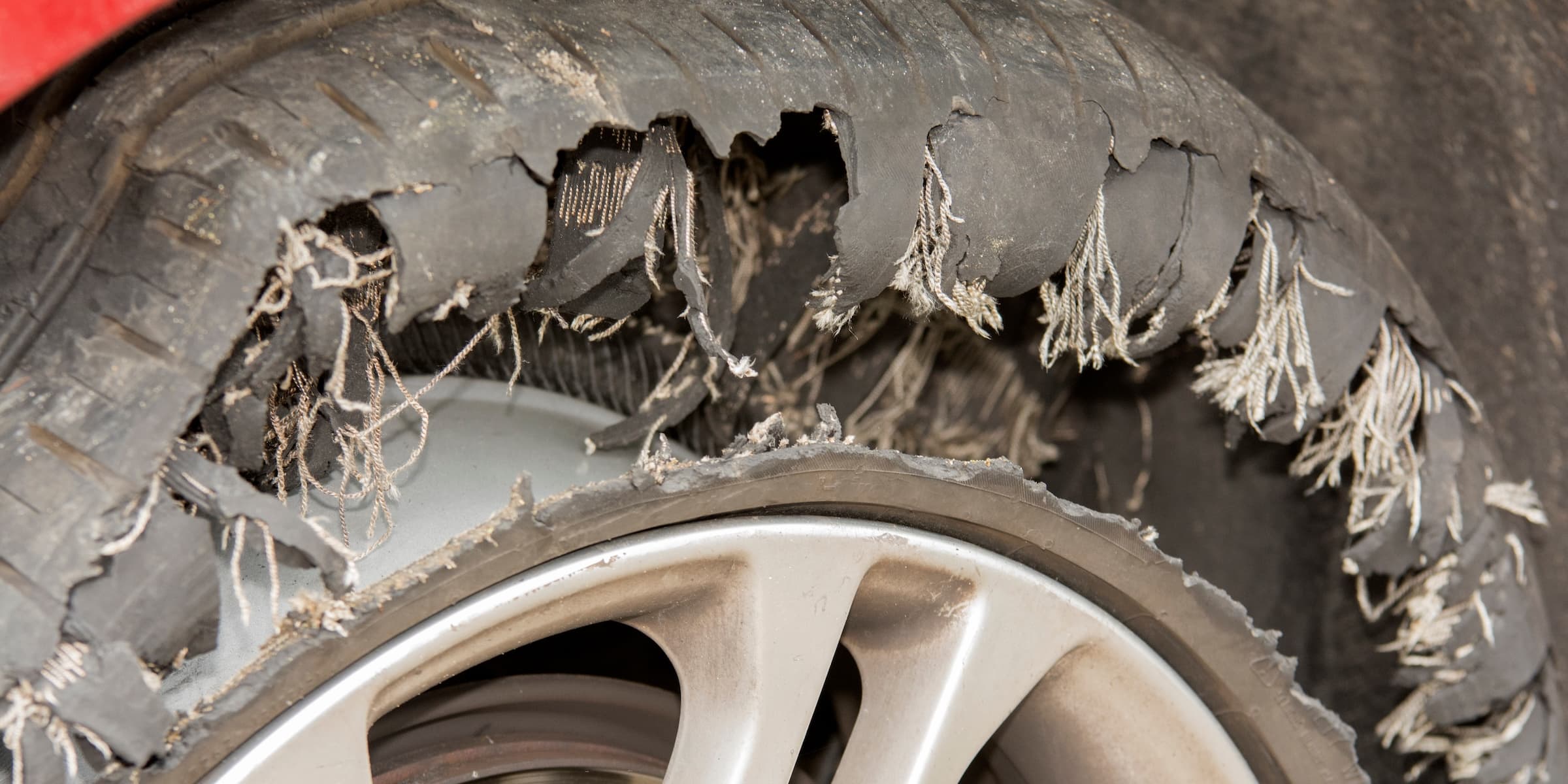 How to deal with a tyre blowout