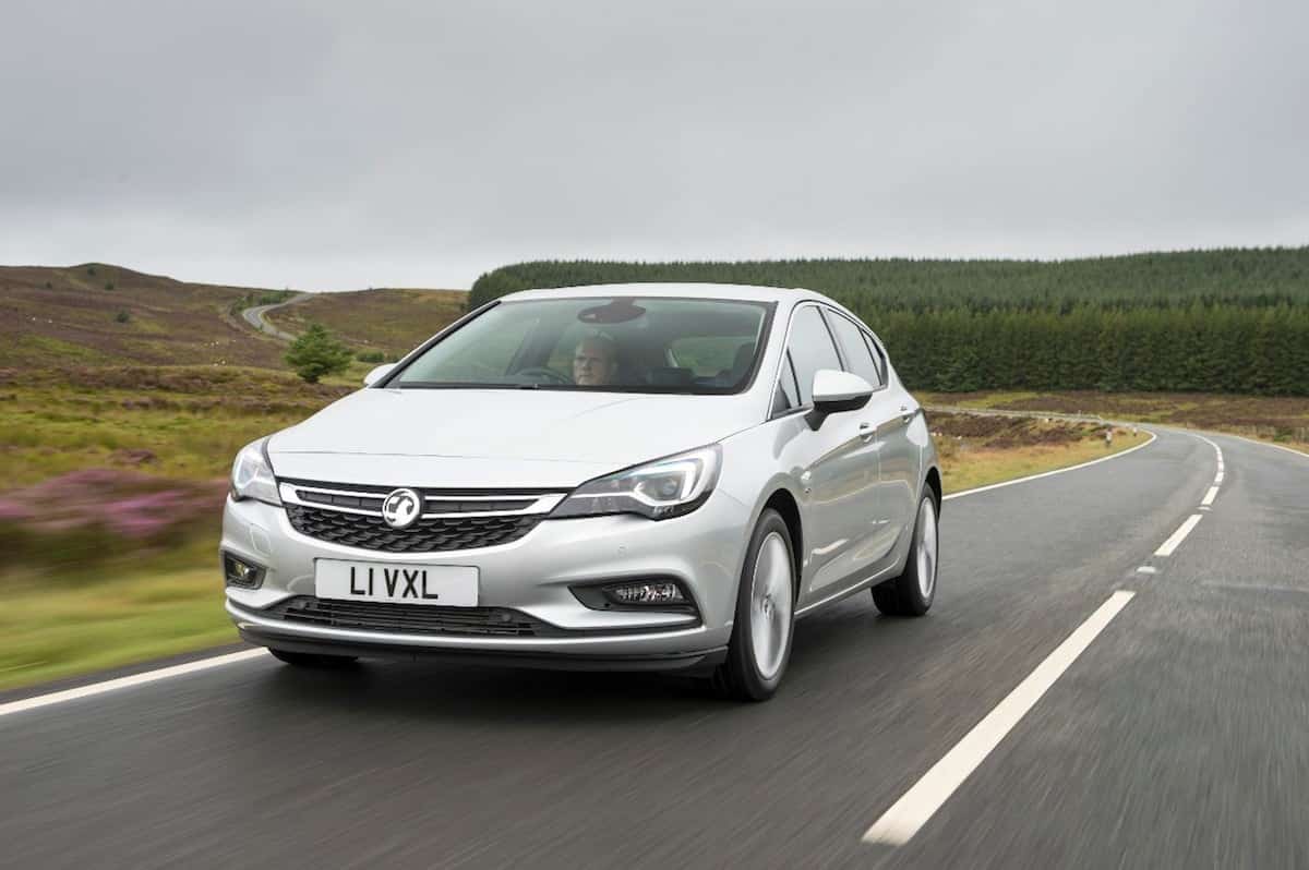 Vauxhall Astra review 2015 (The Car Expert)