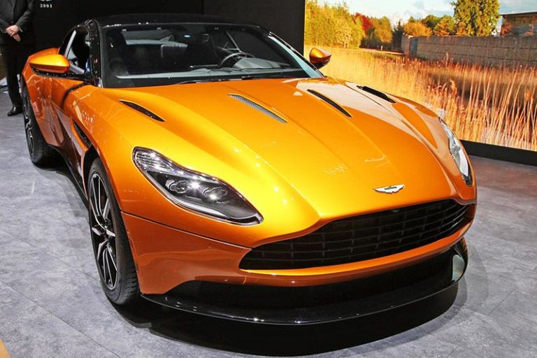 Geneva 2016: Aston Martin DB11 debuts