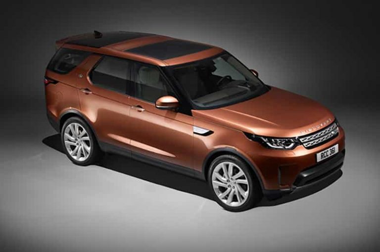 Land Rover Discovery Mk5 debuts in Paris