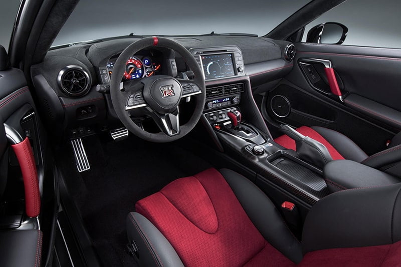 1610-nissan-gtr-nismo-02