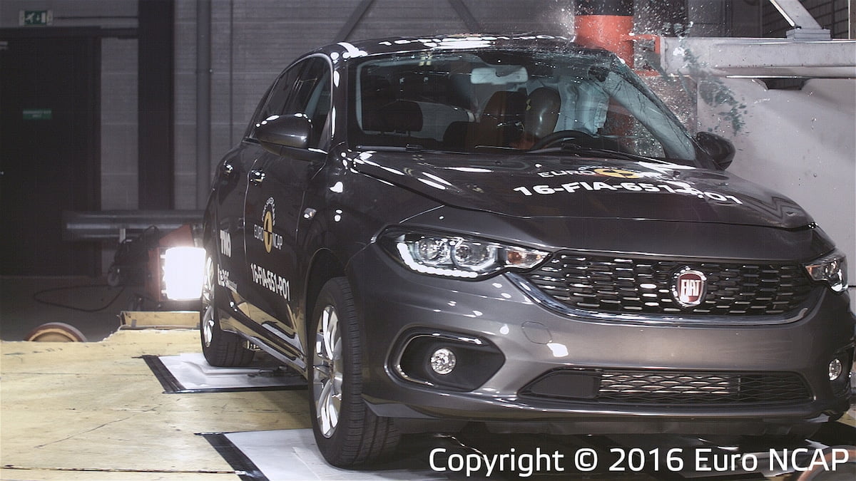 Fiat Tipo Euro NCAP crash test 03