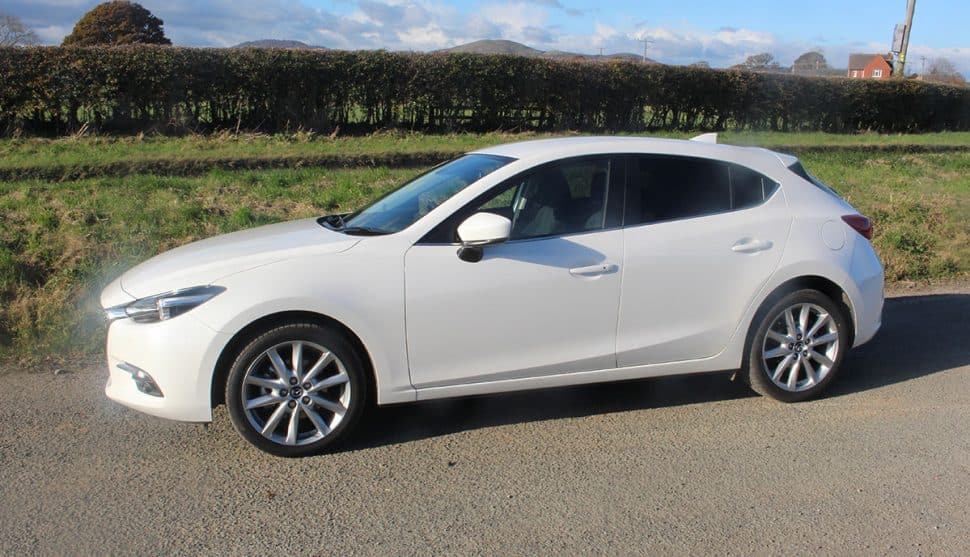 Mazda 3 википедия