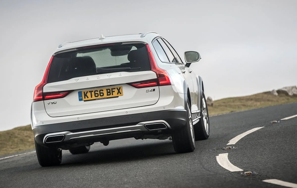 Volvo V90 Cross Country 17