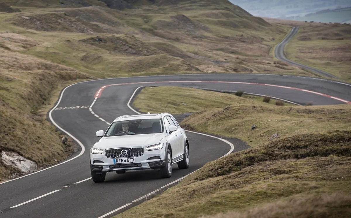 Volvo V90 Cross Country 02