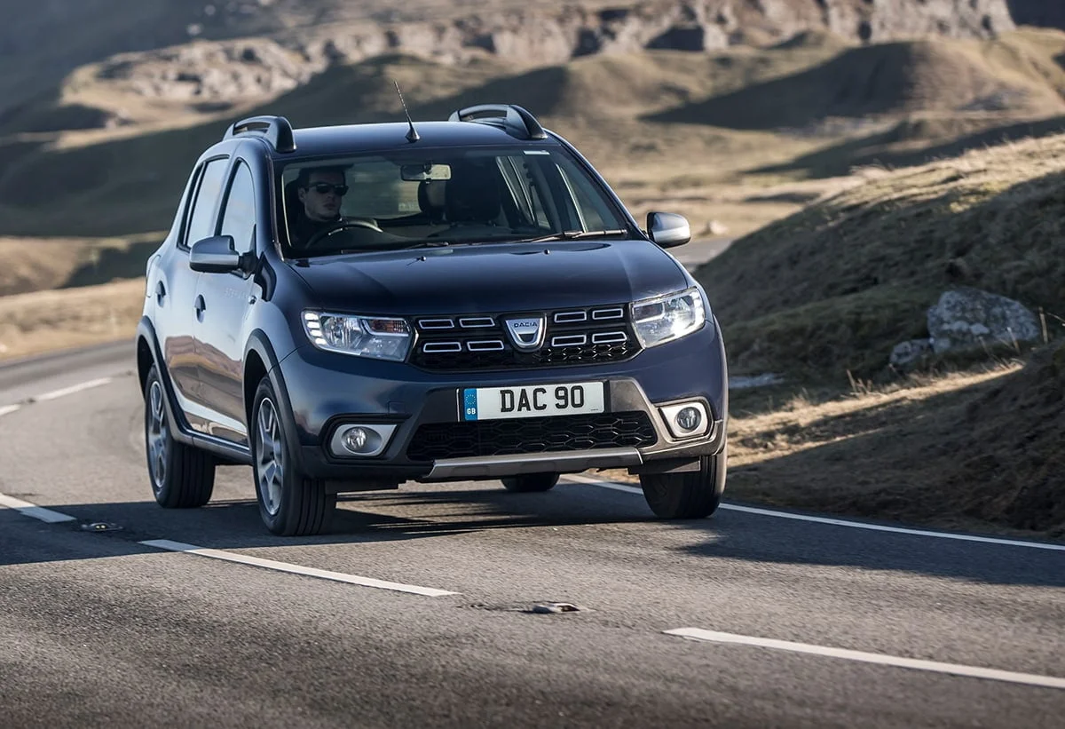 Dacia Sandero Stepway road front