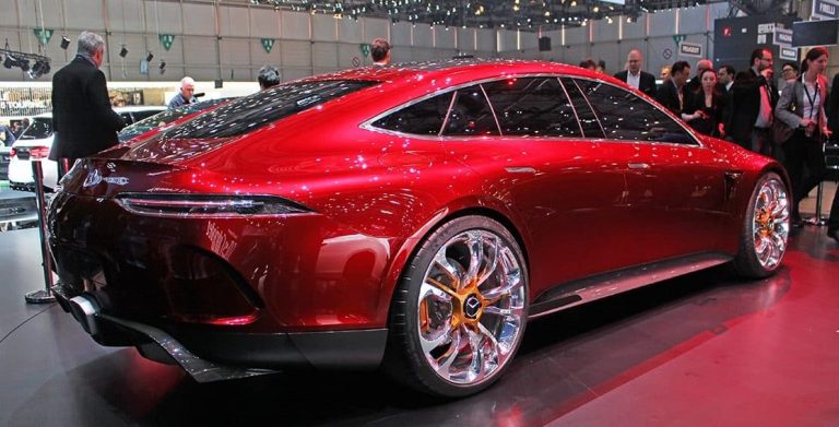 Geneva: Mercedes-AMG GT debuts
