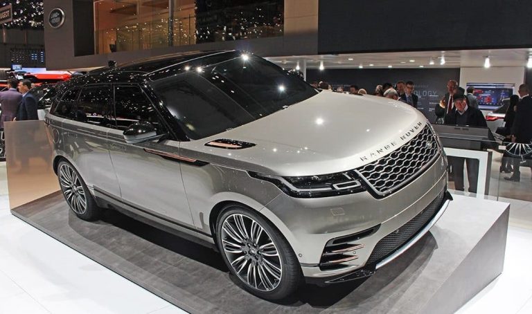 Geneva: Range Rover Velar waves flag