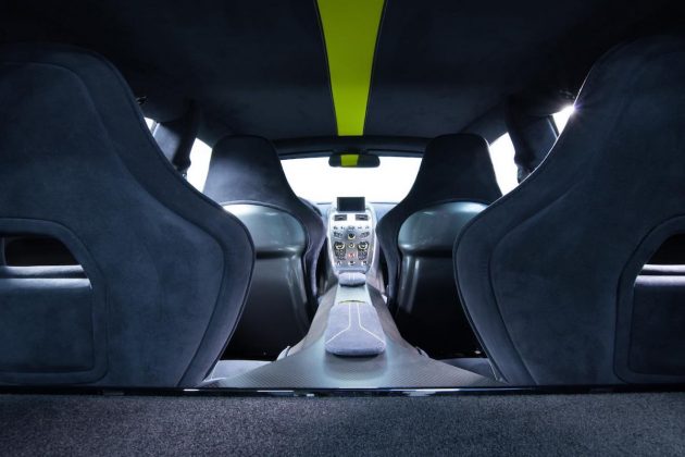 Aston Martin Rapide AMR 05