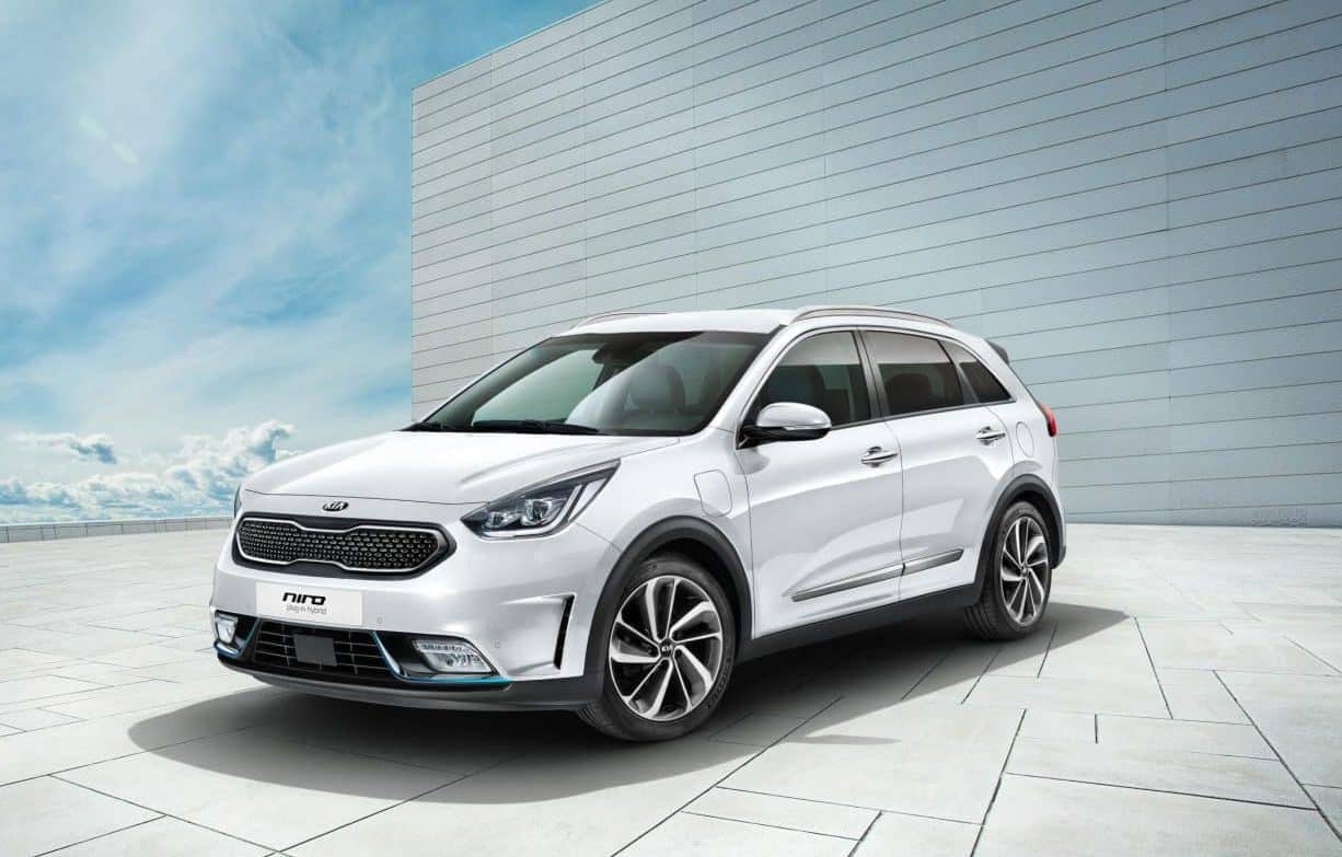 Kia has unveiled two new plug-in hybrids at the Geneva Motor Show 2017: the Niro and Optima Sportswagon