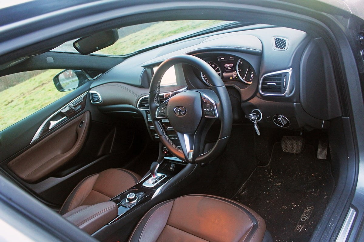 Infiniti QX30 inside