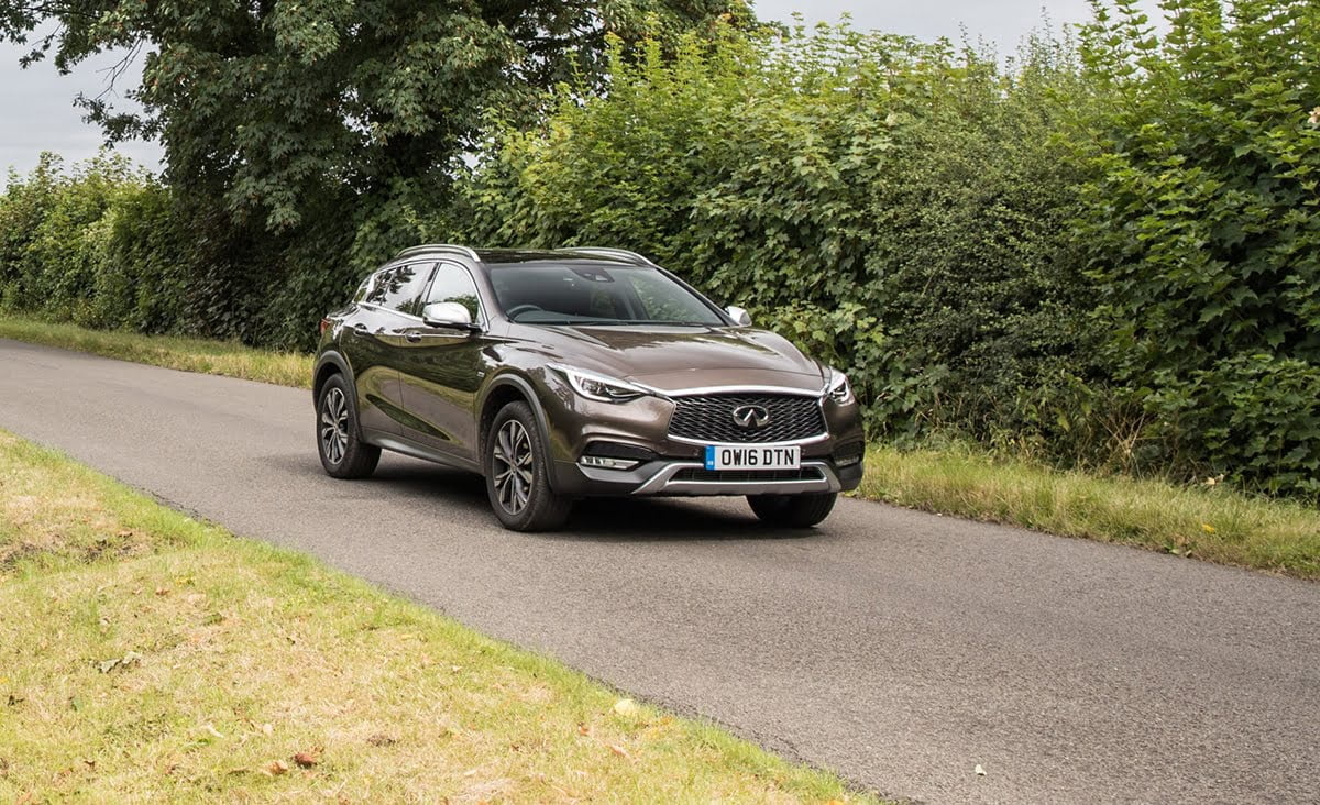 Infiniti QX30 scenery