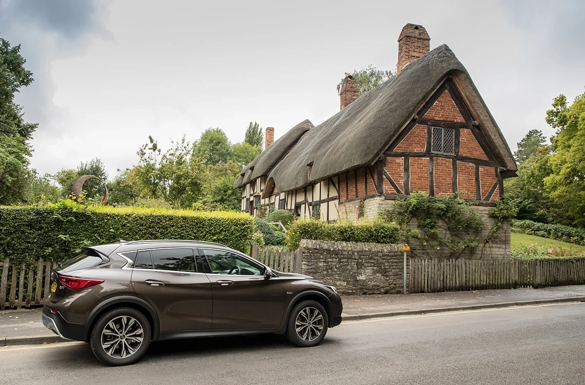 Infiniti QX30 stopped