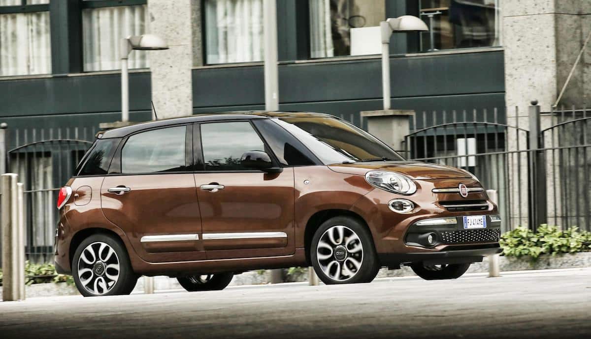 Fiat 500L update side