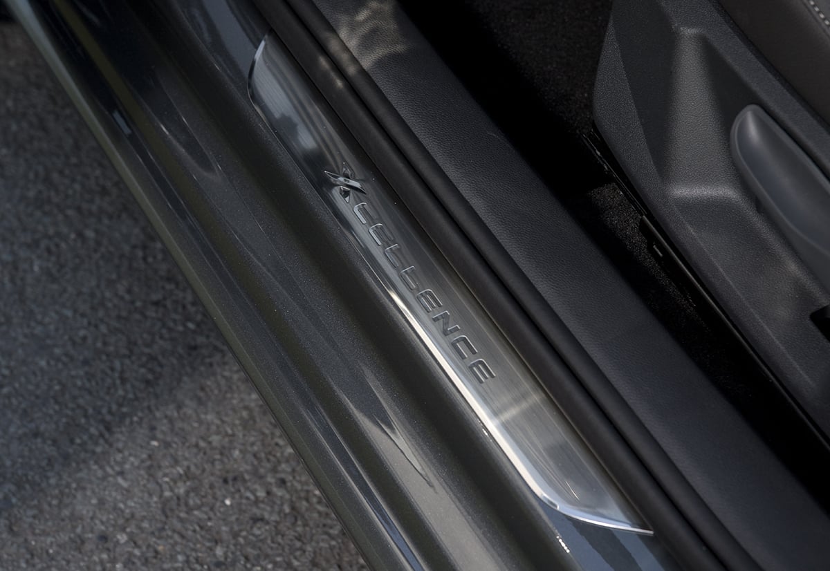 SEAT Ibiza 2017 - door sill (The Car Expert)