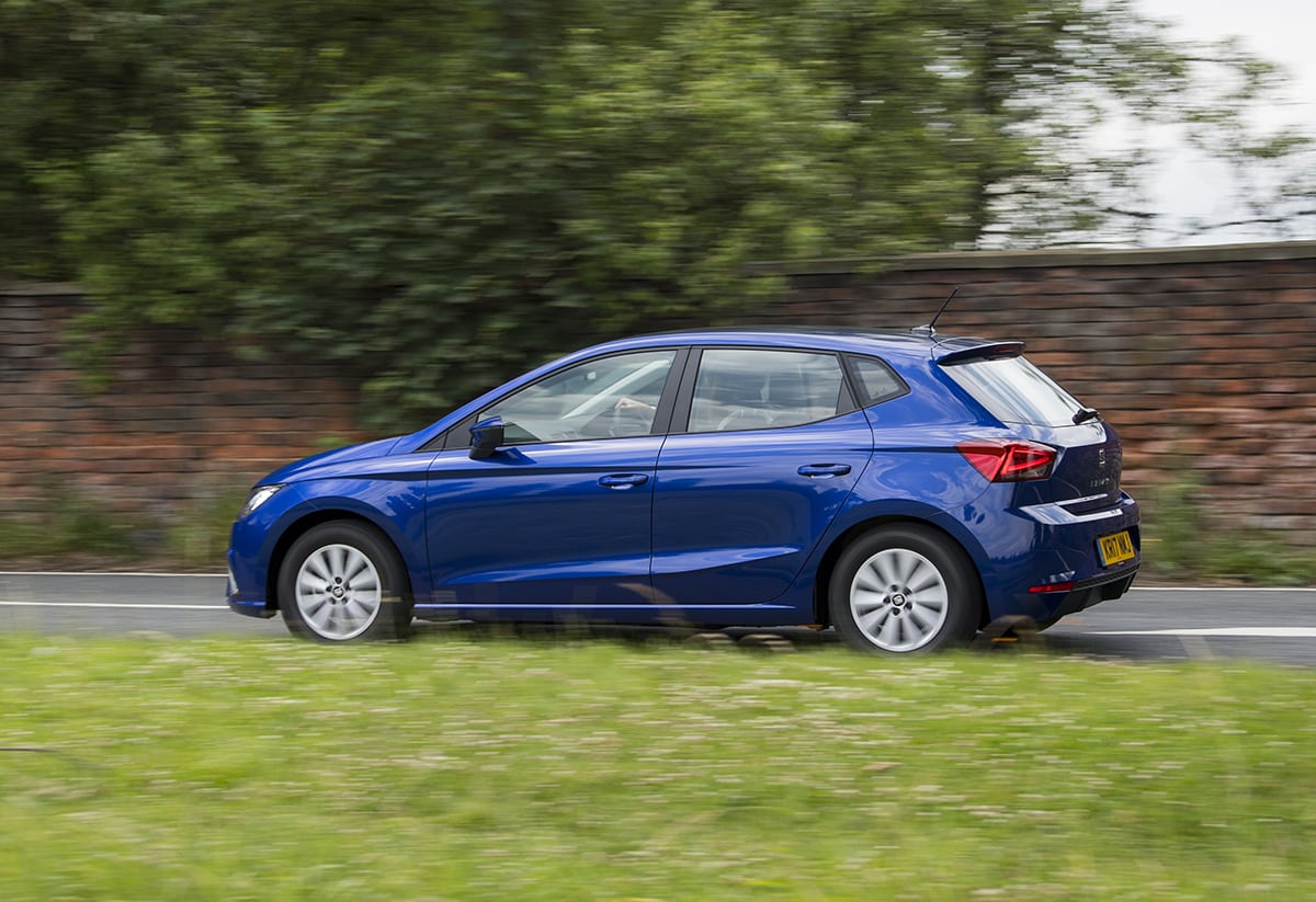 SEAT Ibiza 2017 - on the road (The Car Expert)