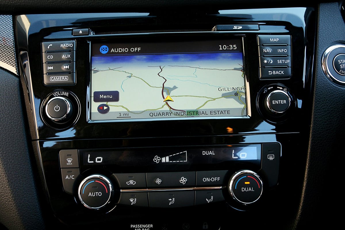 Nissan X-Trail infotainment system