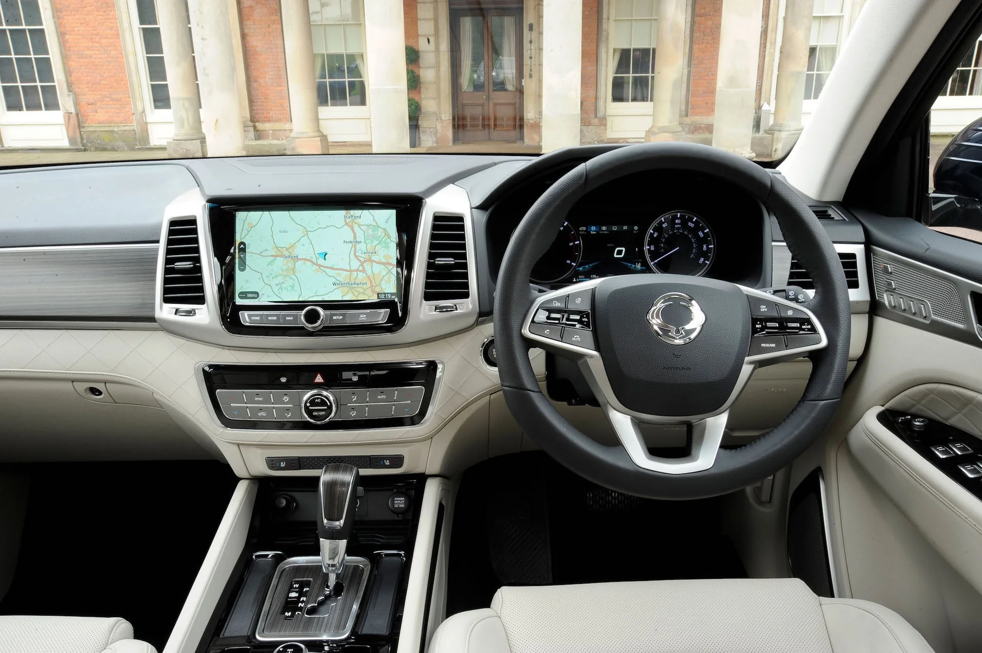 SsangYong Rexton dashboard | The Car Expert review 2017