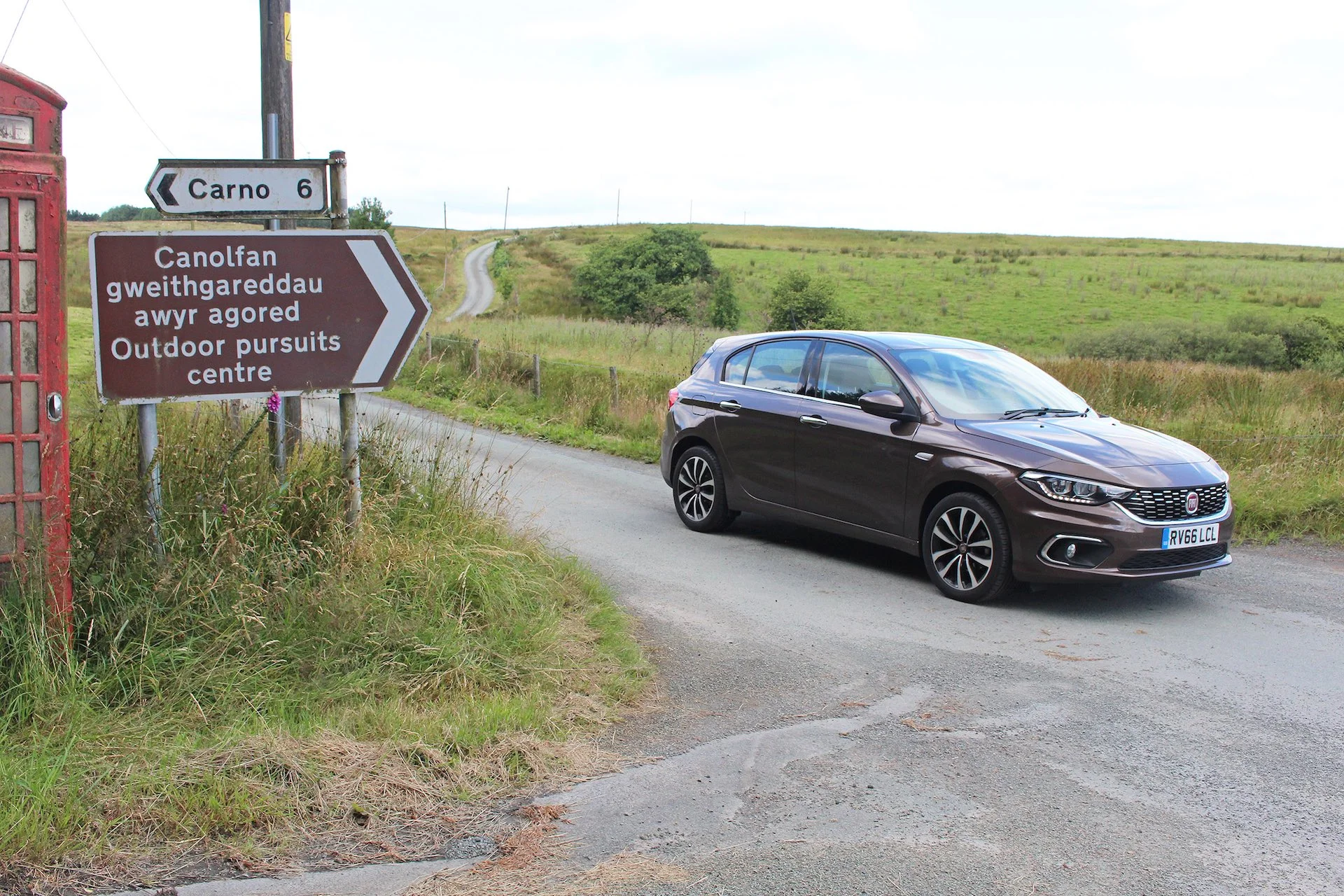 Fiat Tipo on test 2017 (The Car Expert)