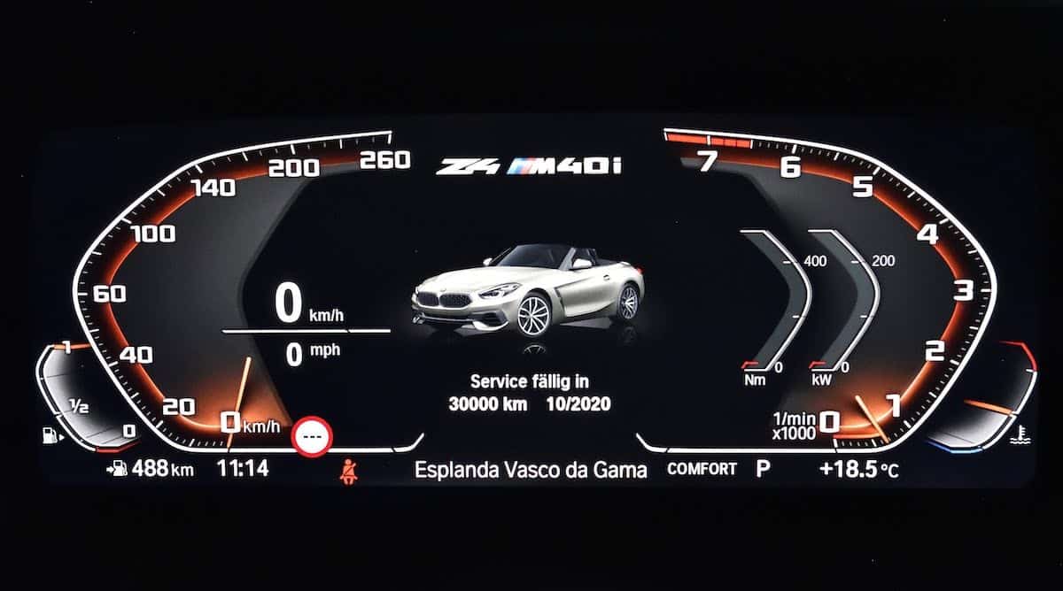 2019 BMW Z4 road test - digital dashboard | The Car Expert