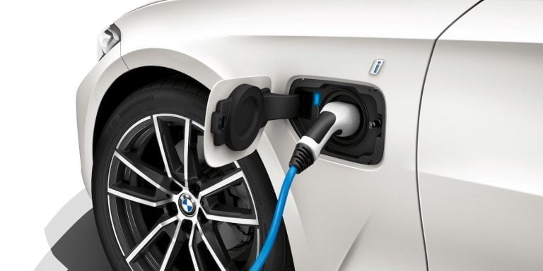 New BMW 330e plug-in hybrid joins 3 Series line-up