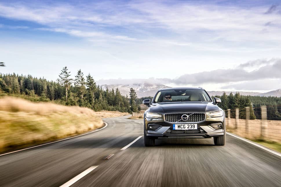 2019 Volvo V60 Cross Country road test - front 1 | The Car Expert