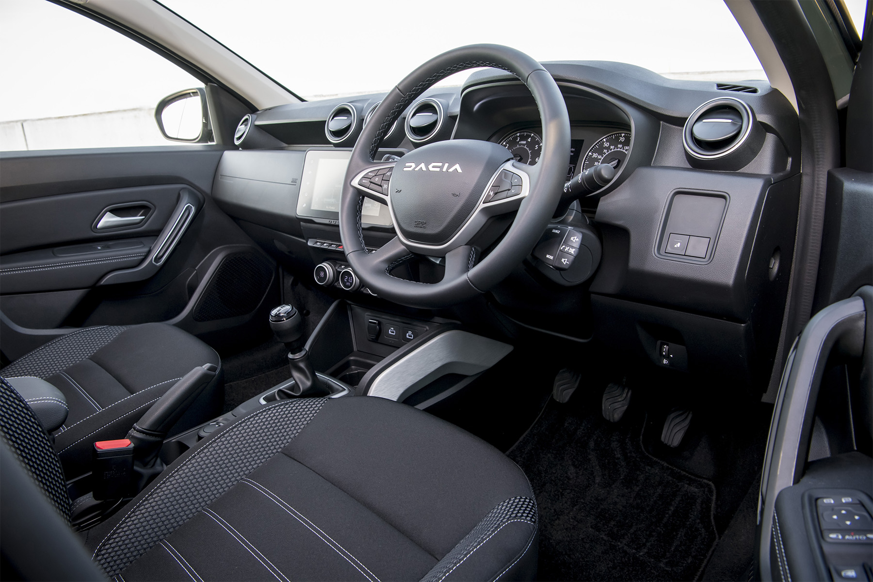 Dacia Duster (2023 onwards) interior view | Expert Rating
