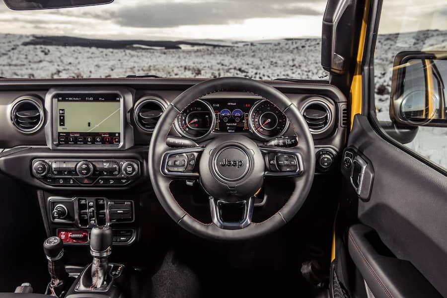 Jeep Wrangler (2018 - present) dashboard | The Car Expert