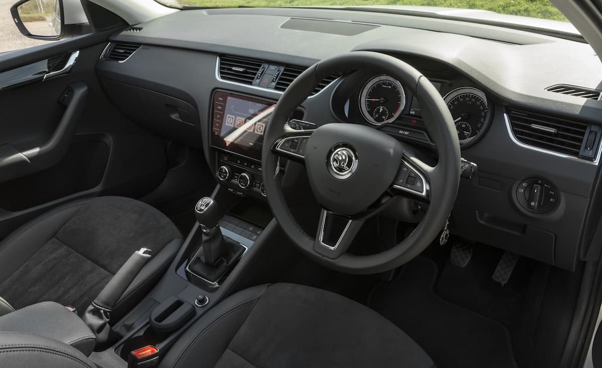 Skoda Octavia (2017) interior and dashboard | The Car Expert