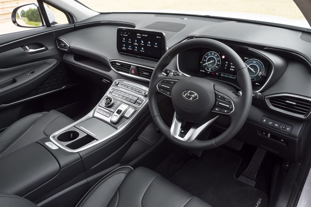 Hyundai Santa Fe (2021 onwards) – interior and dashboard