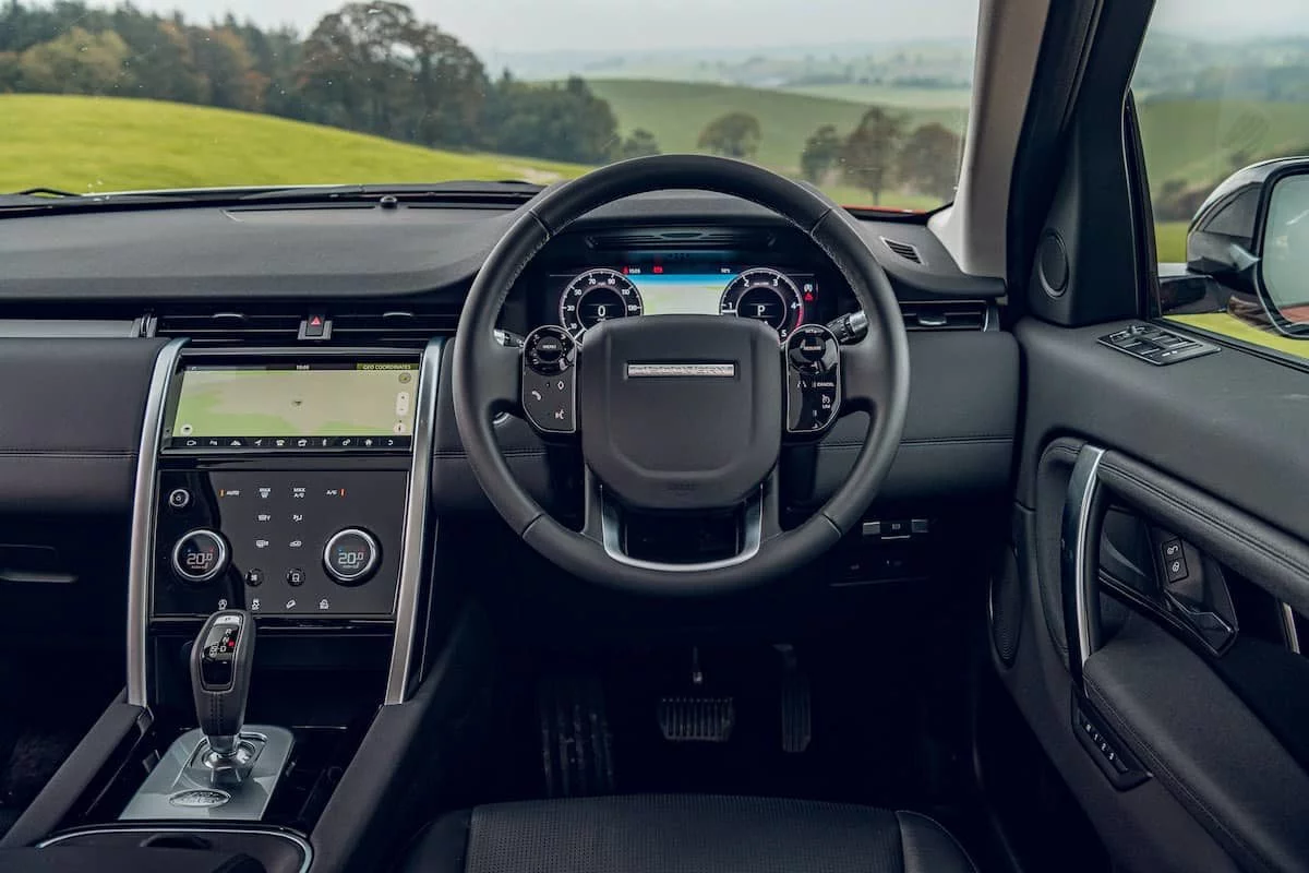 Land Rover Discovery Sport review – dashboard | The Car Expert