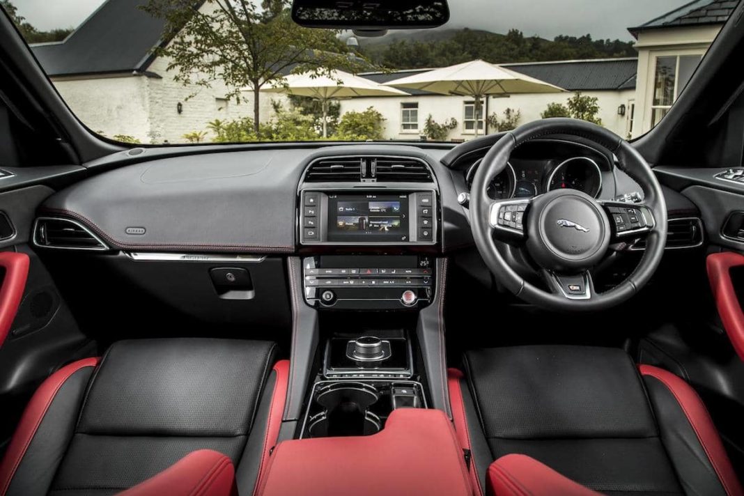 Jaguar F-Pace (2016 - 2020) - interior