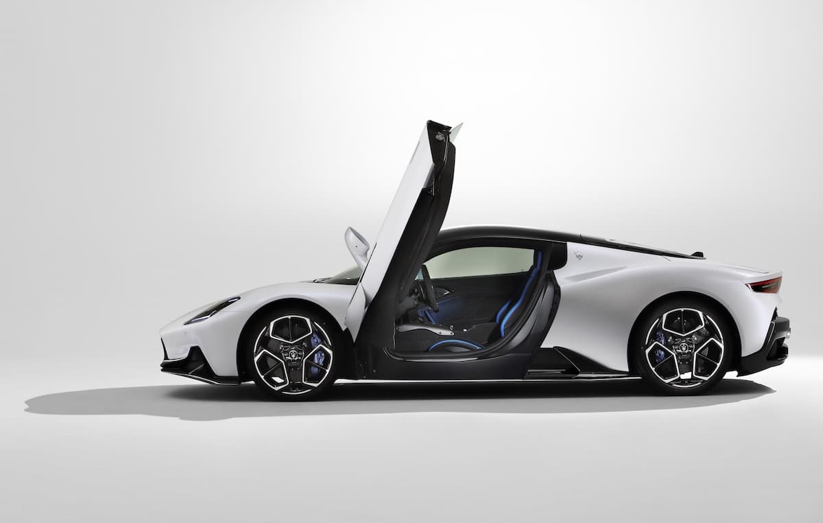 Maserati MC20 - side profile