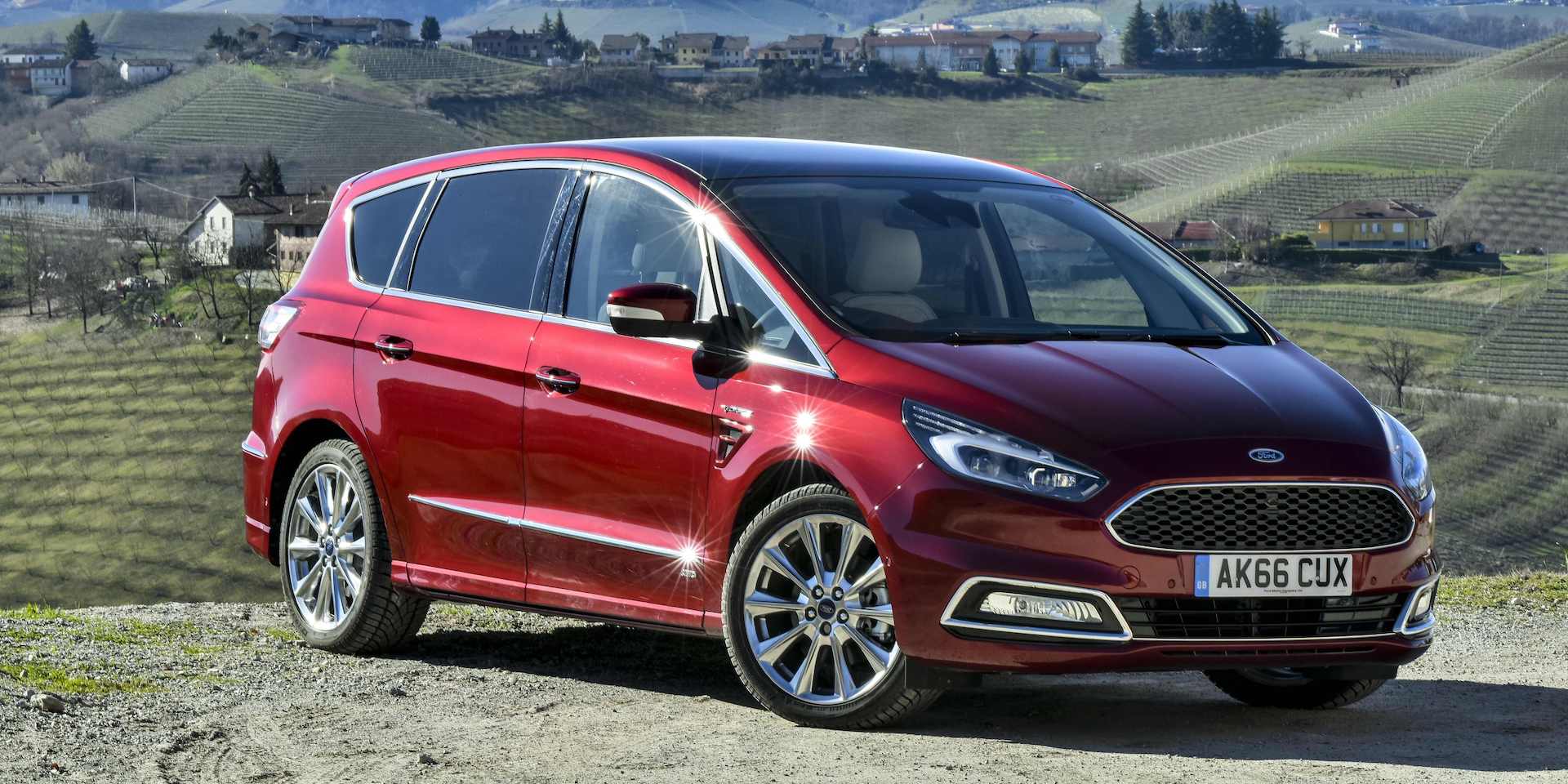 2015 Ford S-Max Mk 2 v outgoing S-Max