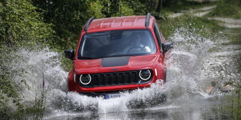 Jeep Renegade 4xe test drive
