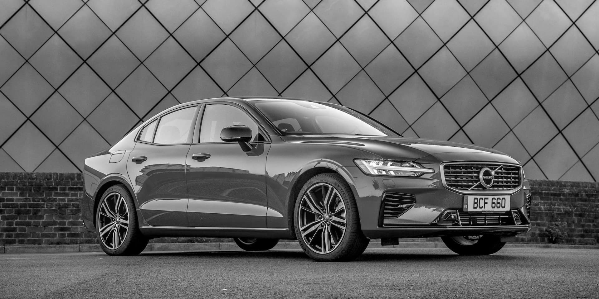 Volvo S60 saloon (2019 to 2023) – greyscale