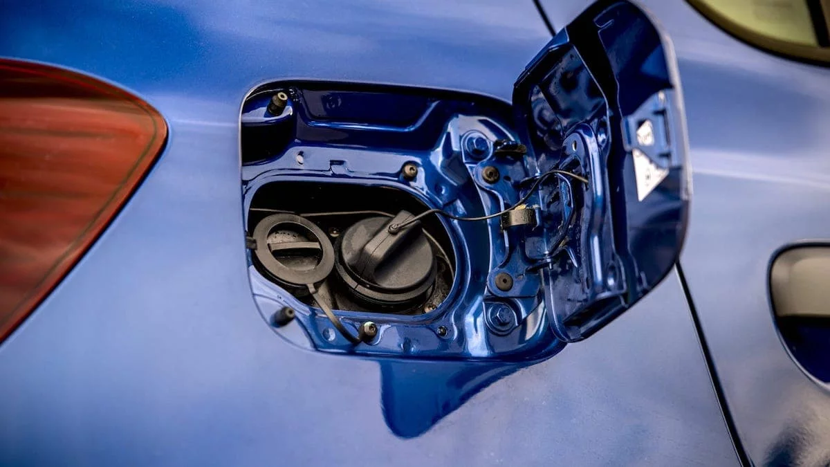 Dacia Duster Bi-Fuel fuel flap