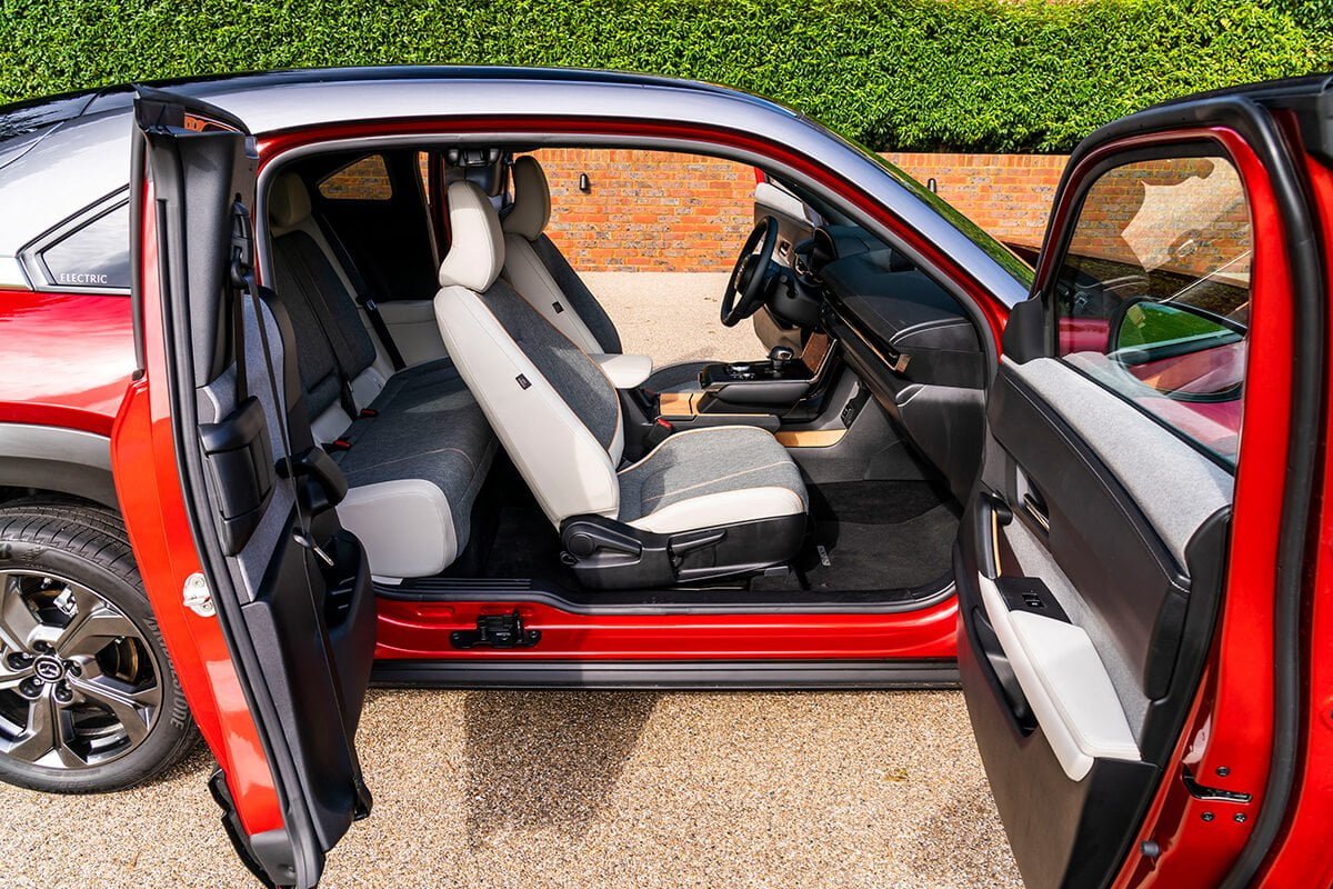 Mazda MX-30 (2021) entry doors