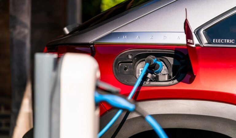 Government cuts plug-in car grant