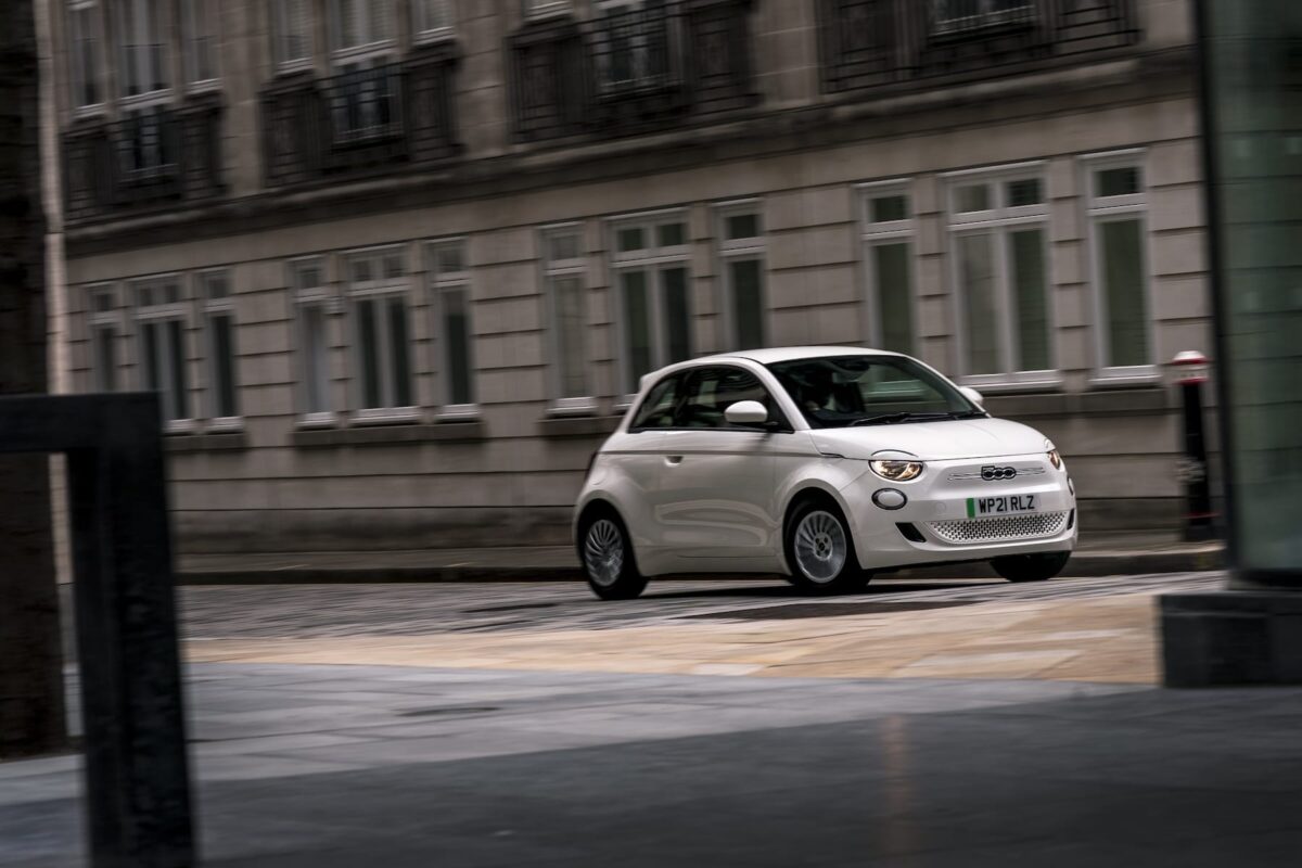 Fiat 500 Electric (2021 onwards) – front view