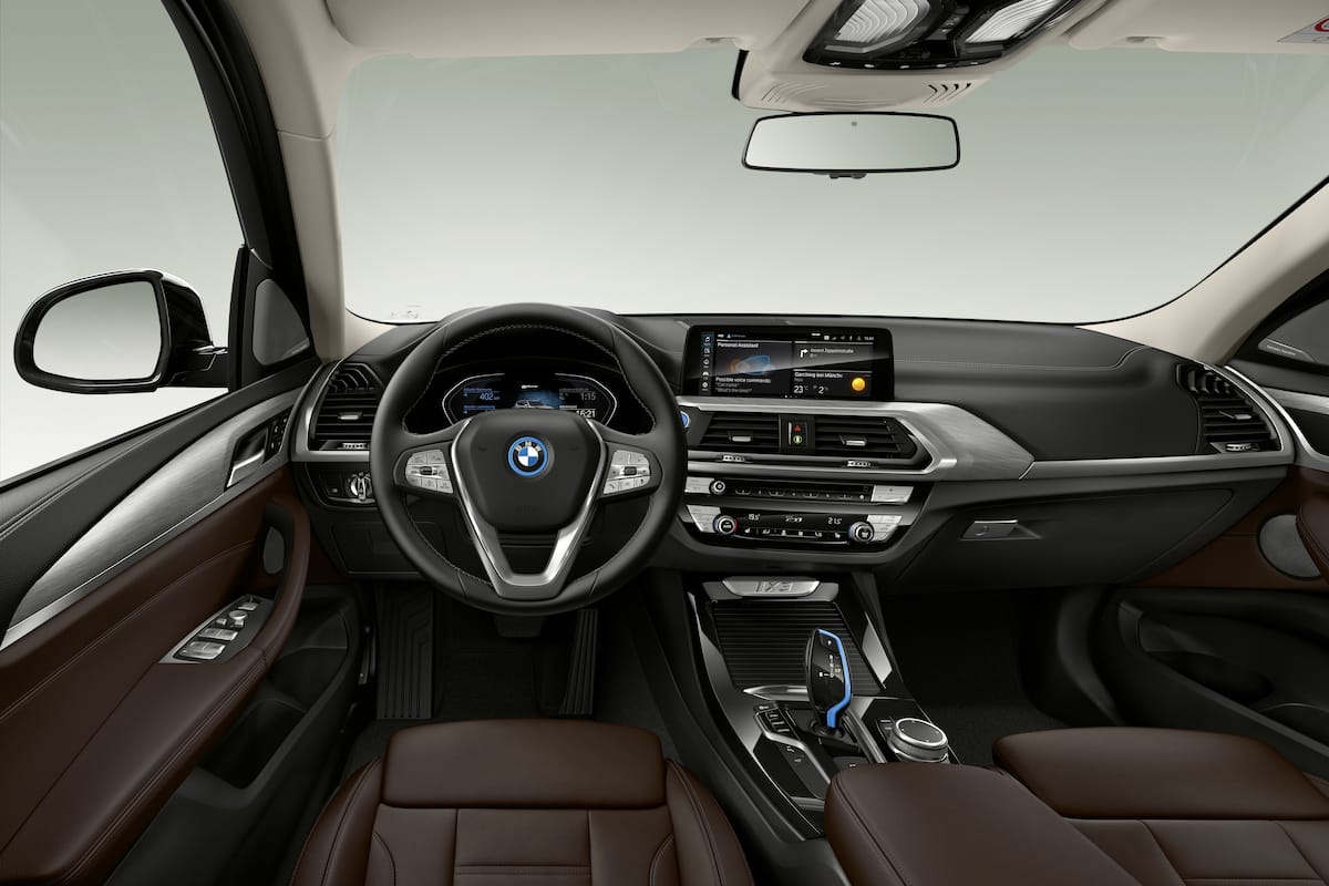 BMW iX3 (2021) – interior and dashboard