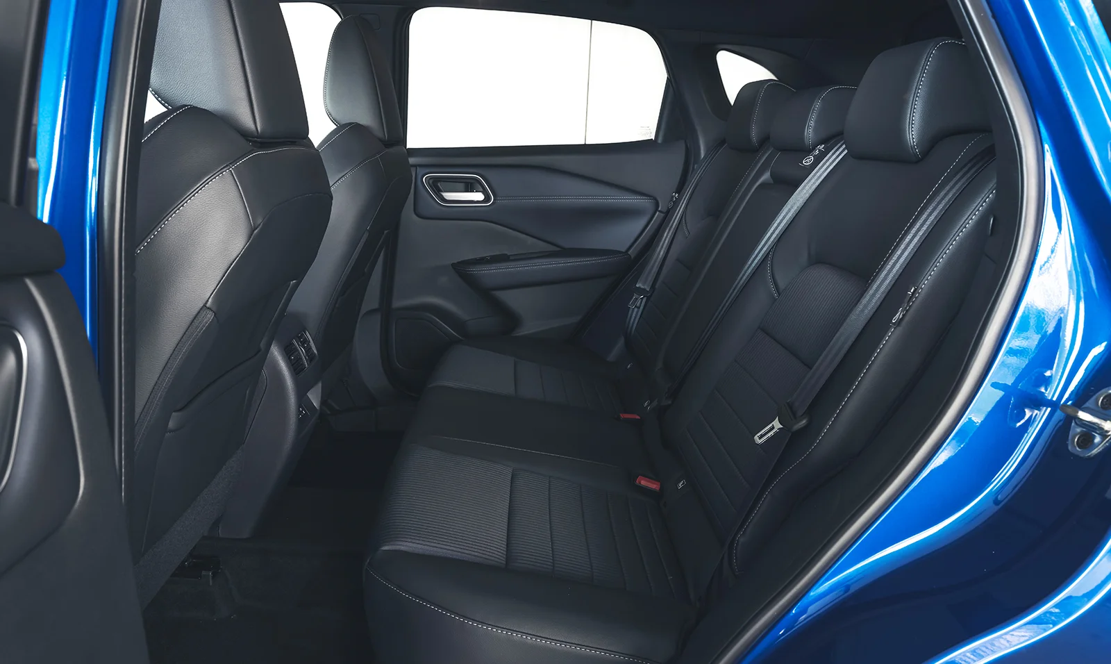 Nissan Qashqai 2021 rear interior