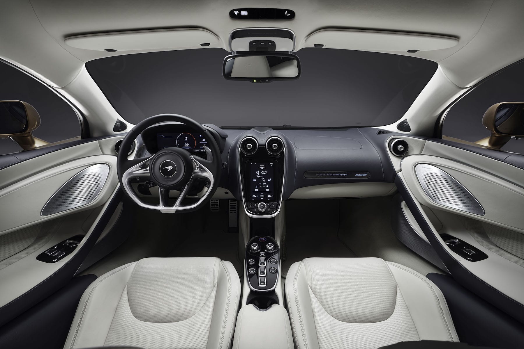 McLaren GT (2019 onwards) - interior and dashboard