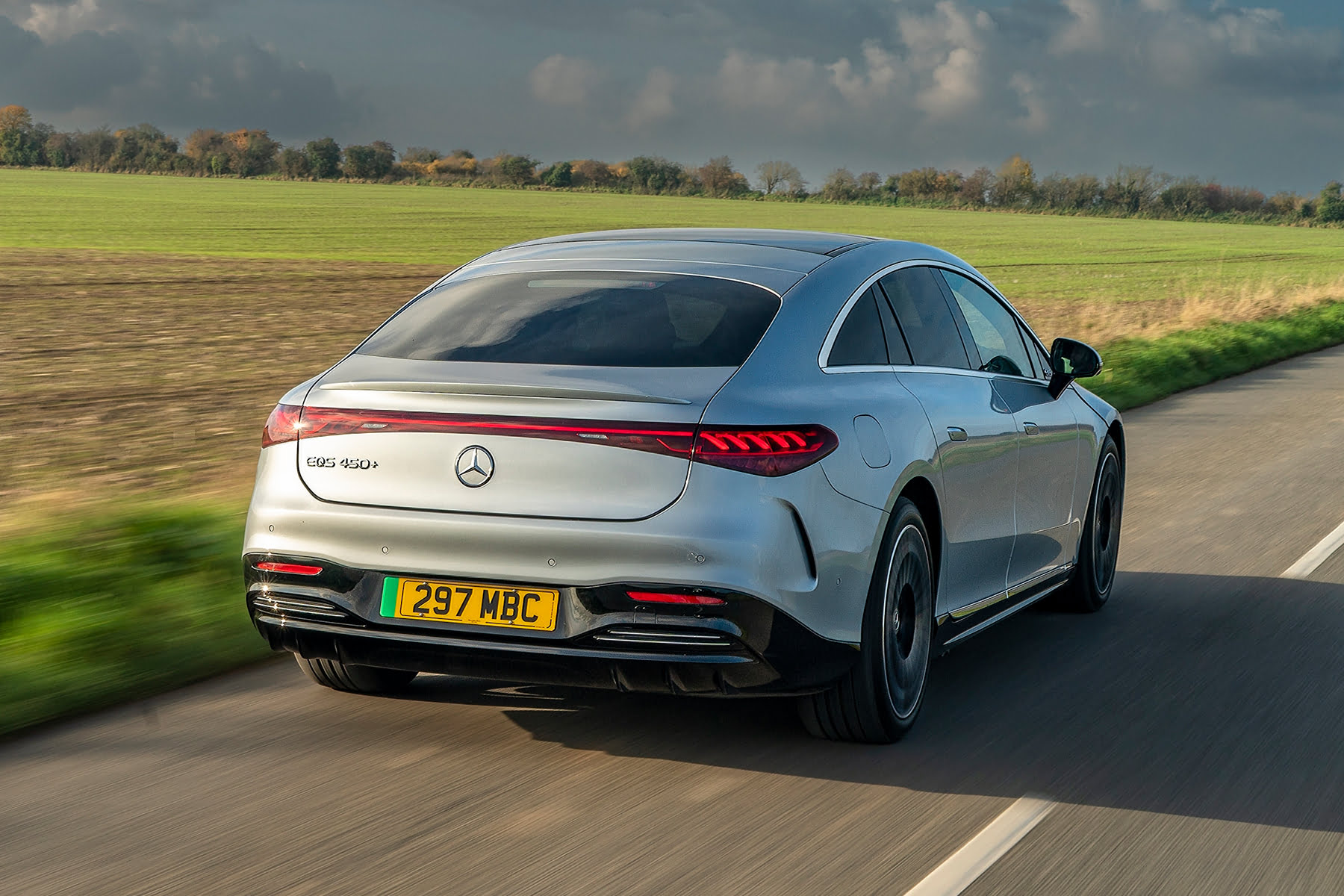 Mercedes-Benz EQS rear view | Expert Rating 