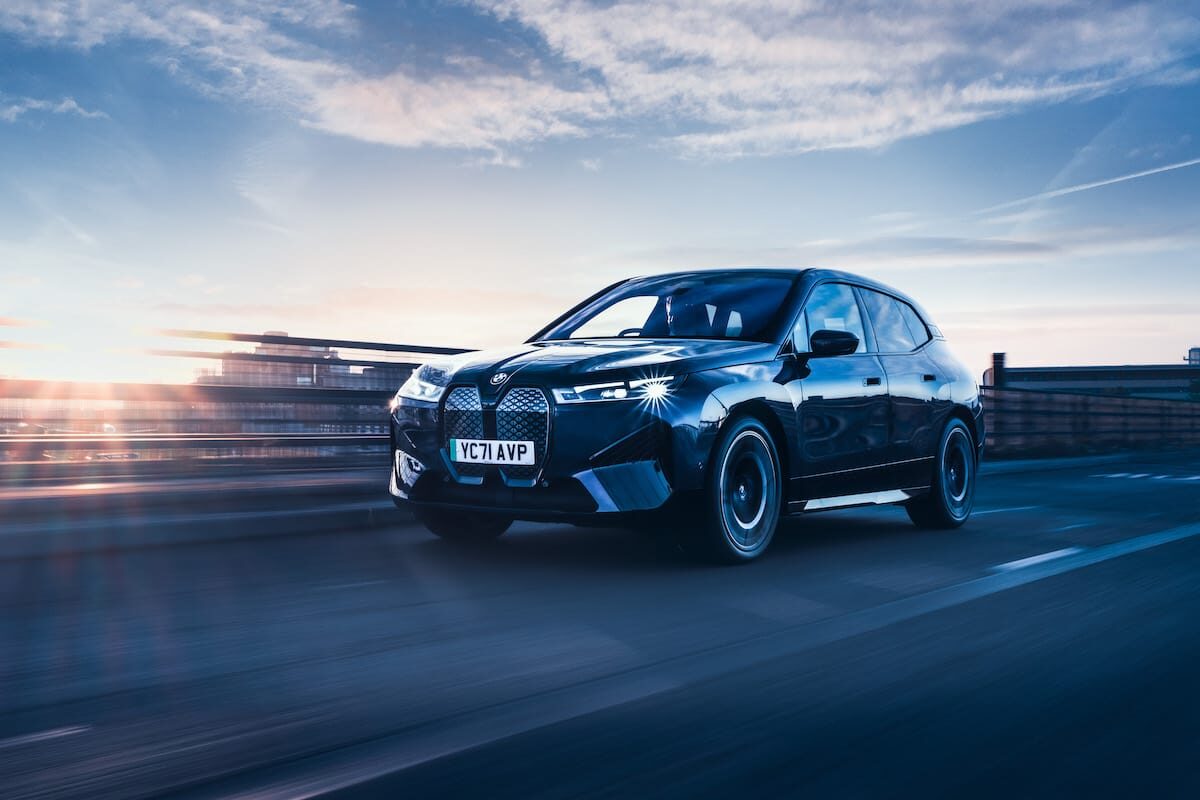 BMW iX (2021 onwards) – front view