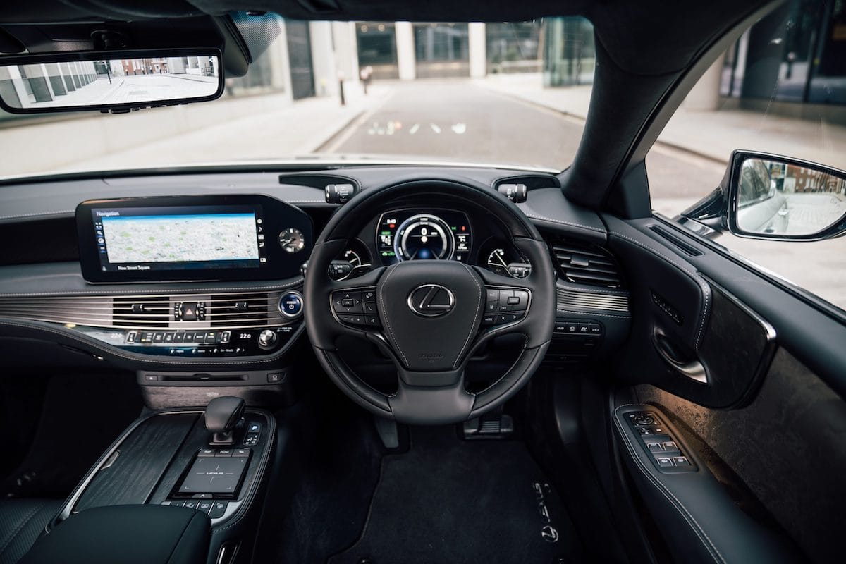 Lexus LS (2021 onwards) – interior and dashboard
