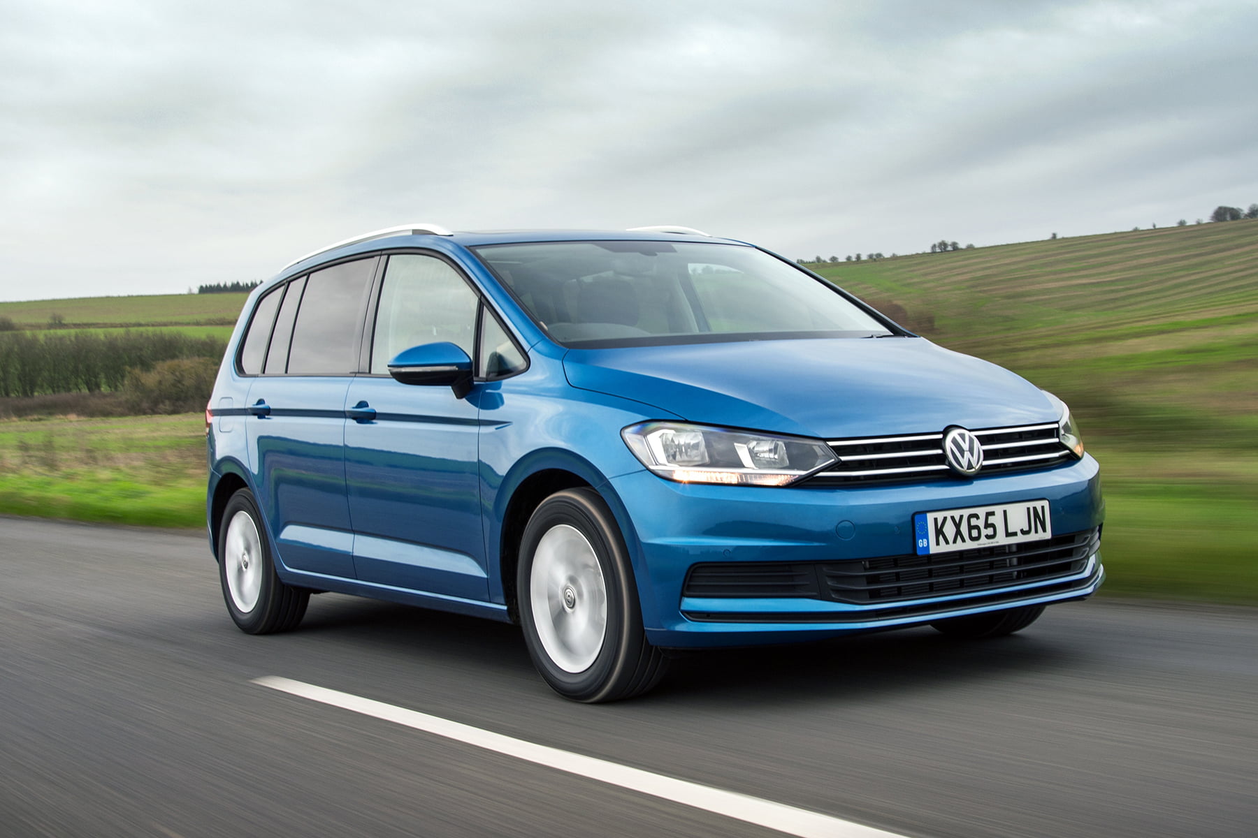 Volkswagen Touran front view | Expert Rating