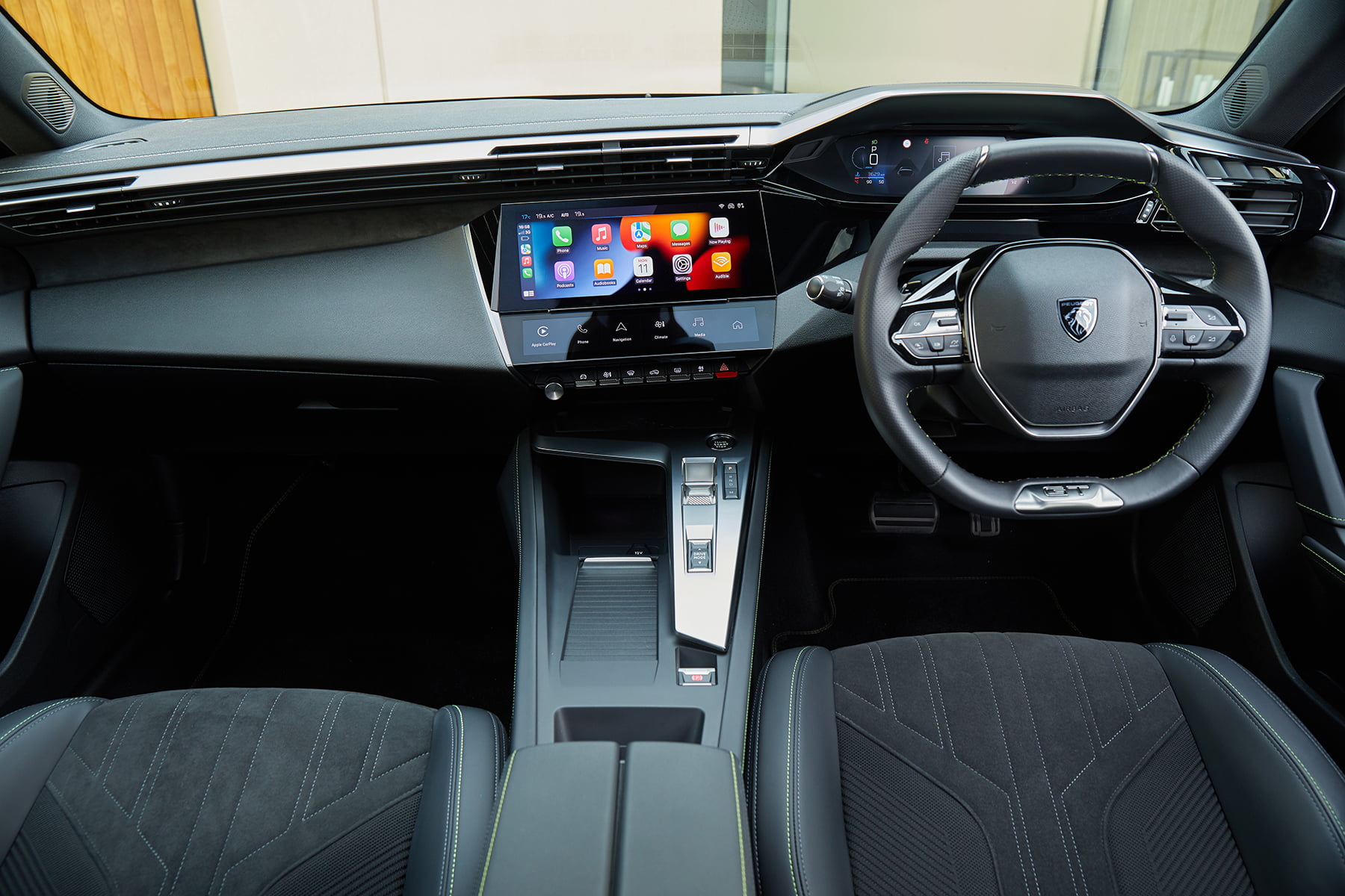 Peugeot 308 (2022 - present) interior view | Expert Rating