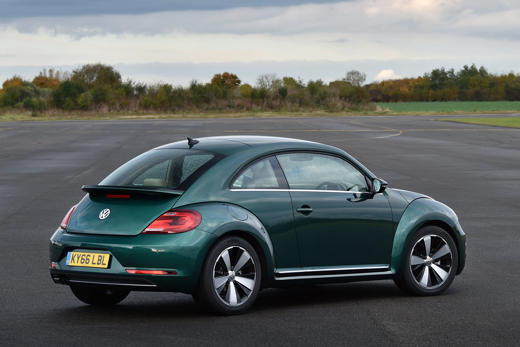 Volkswagen Beetle (2016 - 2018) rear view | Expert Rating