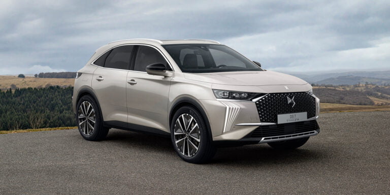 DS 7 Crossback facelift adds new plug-in hybrid model